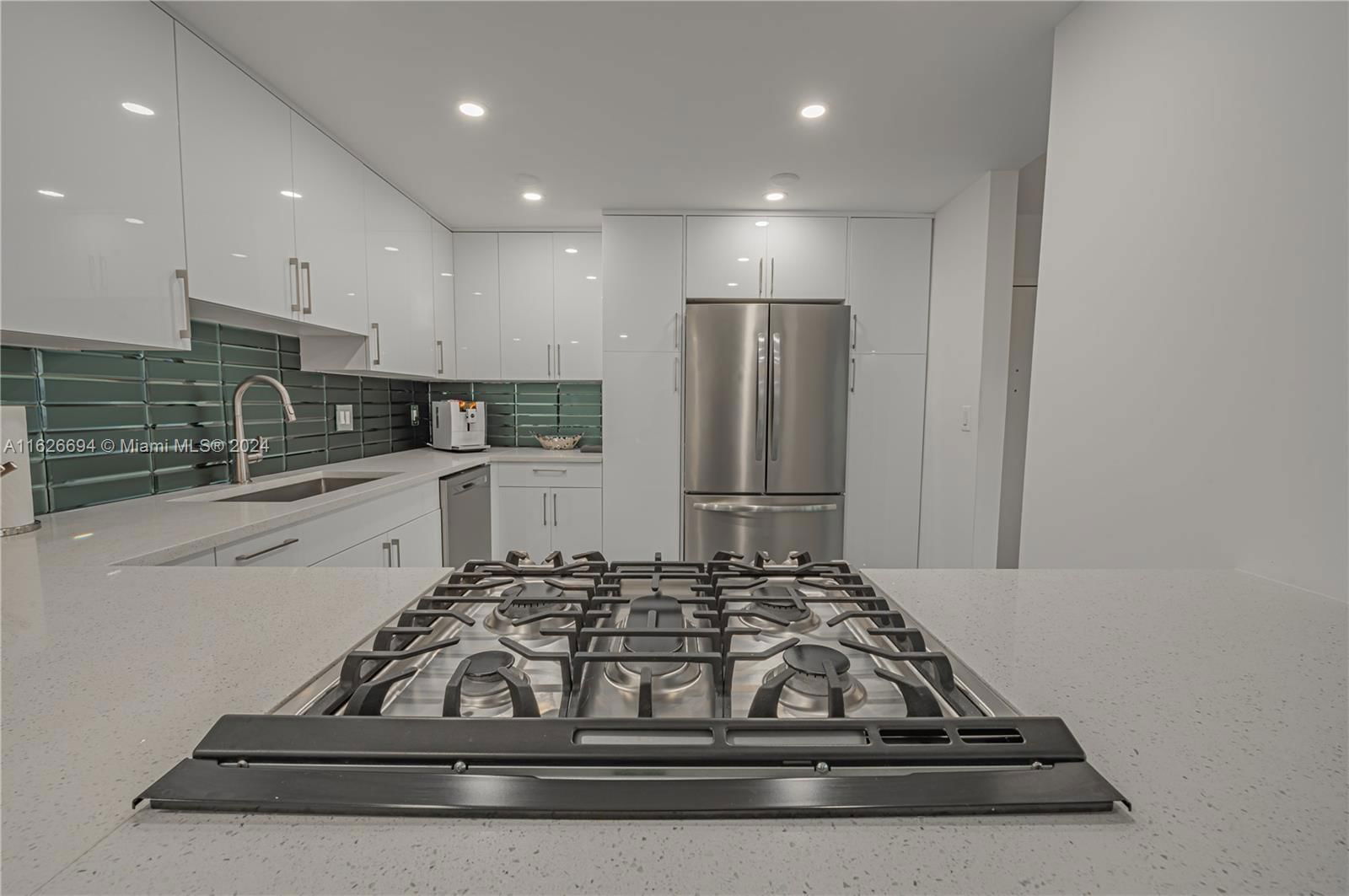 Real estate property located at 2030 Ocean Dr #1606, Broward, Parker Plaza Condo Estate, Hallandale Beach, FL