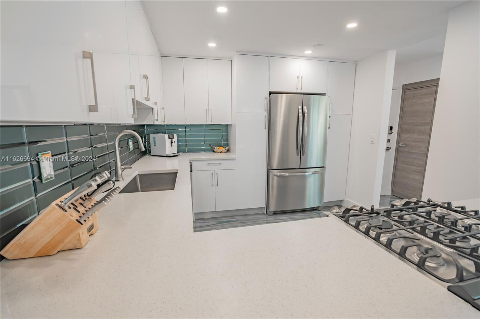 Real estate property located at 2030 Ocean Dr #1606, Broward, Parker Plaza Condo Estate, Hallandale Beach, FL