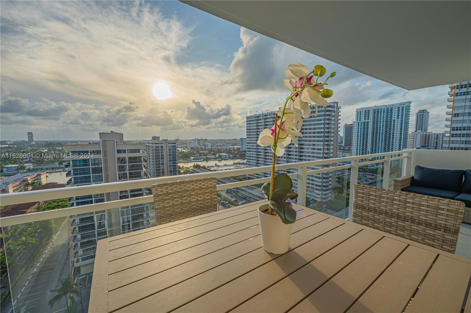 Real estate property located at 2030 Ocean Dr #1606, Broward, Parker Plaza Condo Estate, Hallandale Beach, FL