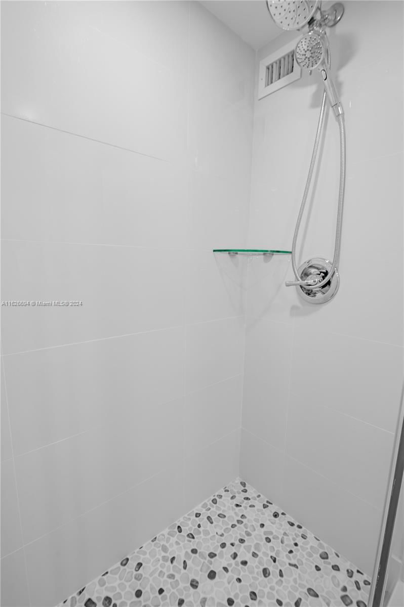 Real estate property located at 2030 Ocean Dr #1606, Broward, Parker Plaza Condo Estate, Hallandale Beach, FL