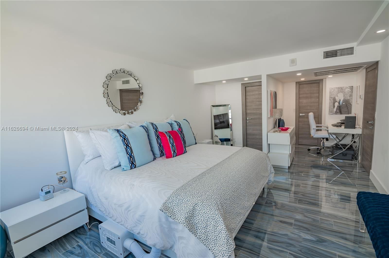 Real estate property located at 2030 Ocean Dr #1606, Broward, Parker Plaza Condo Estate, Hallandale Beach, FL