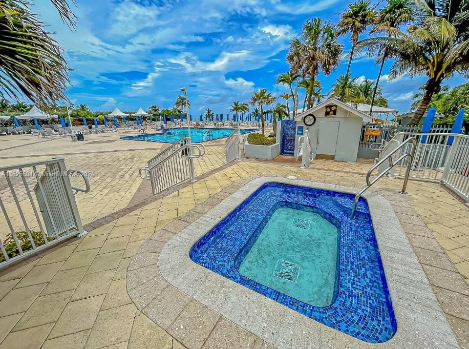 Real estate property located at 2030 Ocean Dr #1606, Broward, Parker Plaza Condo Estate, Hallandale Beach, FL