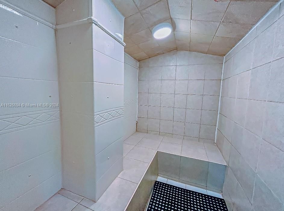 Real estate property located at 2030 Ocean Dr #1606, Broward, Parker Plaza Condo Estate, Hallandale Beach, FL
