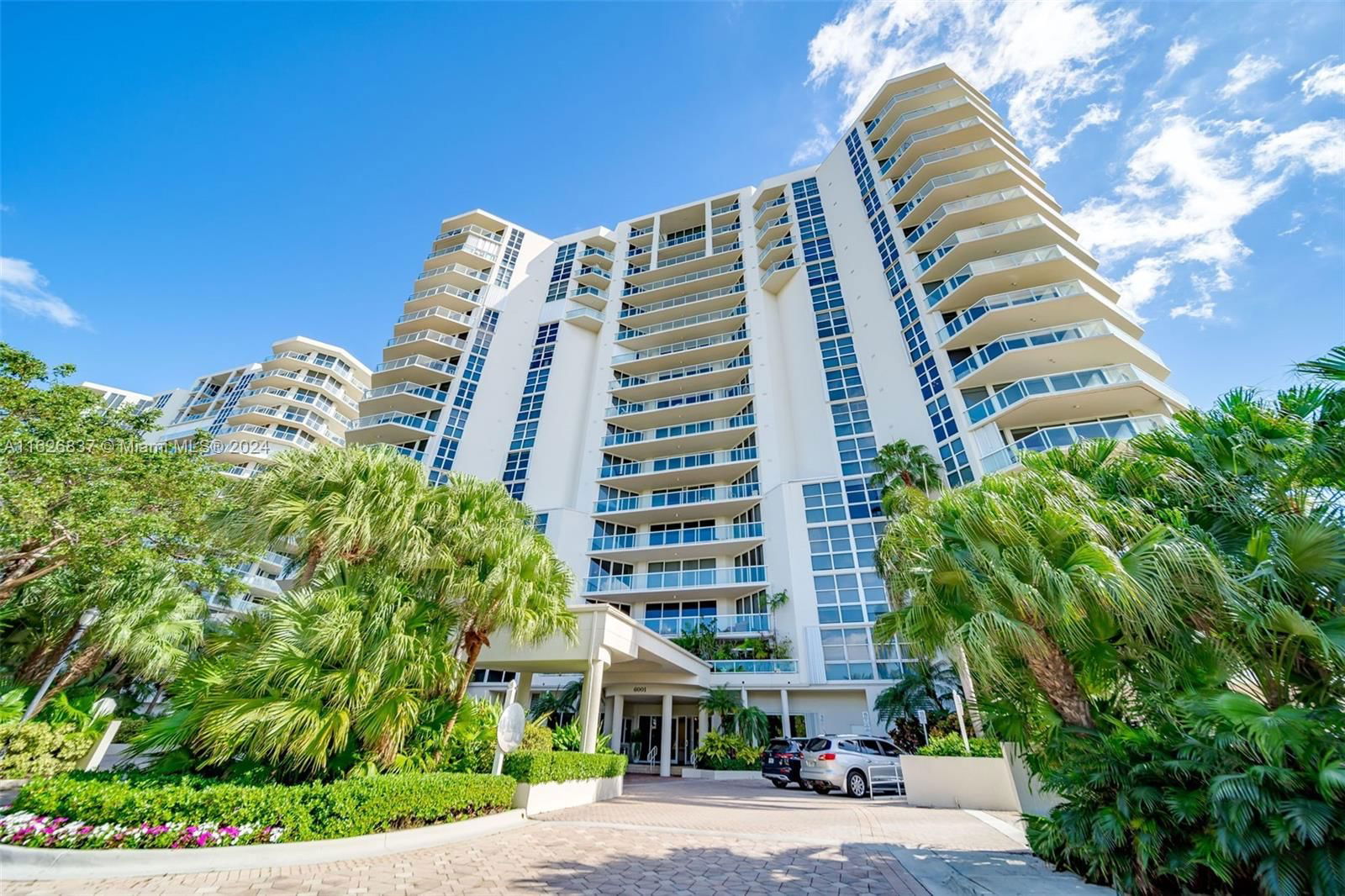 Real estate property located at 6001 Ocean Dr #402, Broward County, RENAISSANCE ON THE OCEAN, Hollywood, FL