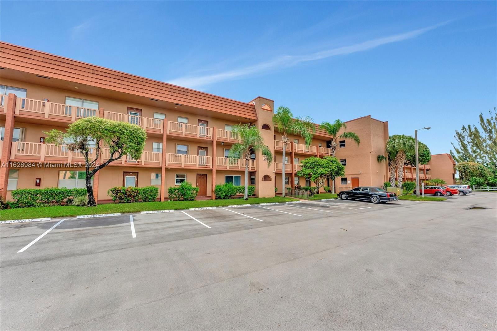 Real estate property located at 9900 Sunrise Lakes Blvd #103, Broward, SUNRISE LAKES 153 CONDO, Sunrise, FL