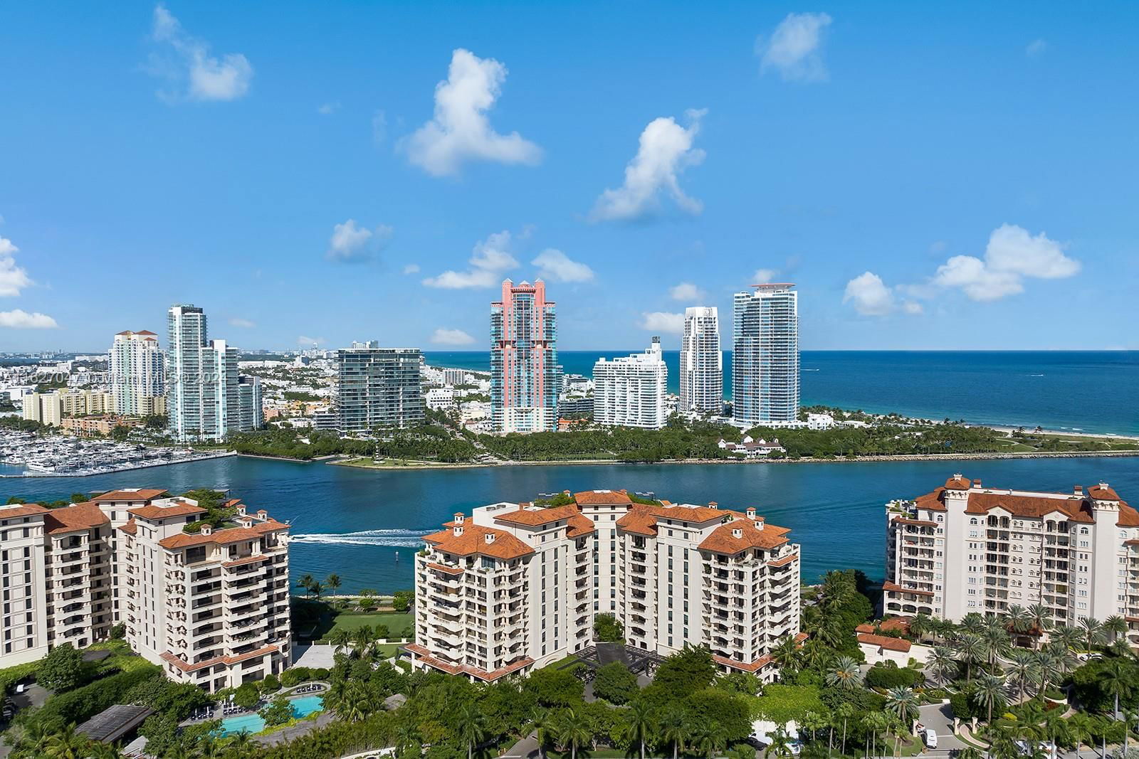 Real estate property located at 7043 Fisher Island Dr #7043, Miami-Dade, PALAZZO DEL SOL/DELLA LUN, Miami Beach, FL