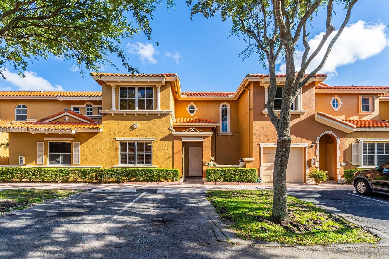 Real estate property located at , Miami-Dade County, VILLA VIZCAYA CONDO, Miami Lakes, FL