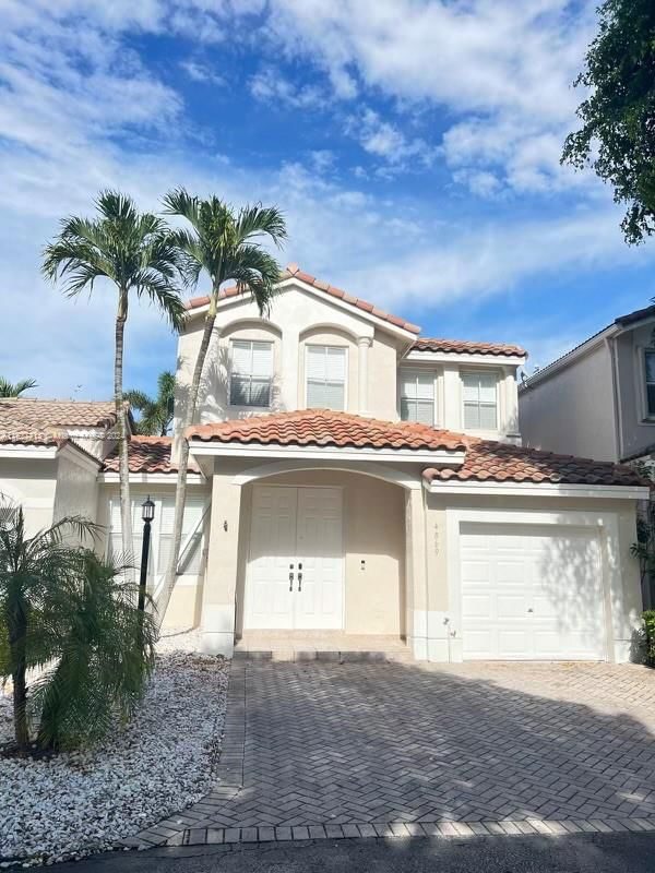 Real estate property located at 4869 108th Pl, Miami-Dade County, SAVANNAH AT DORAL, Doral, FL