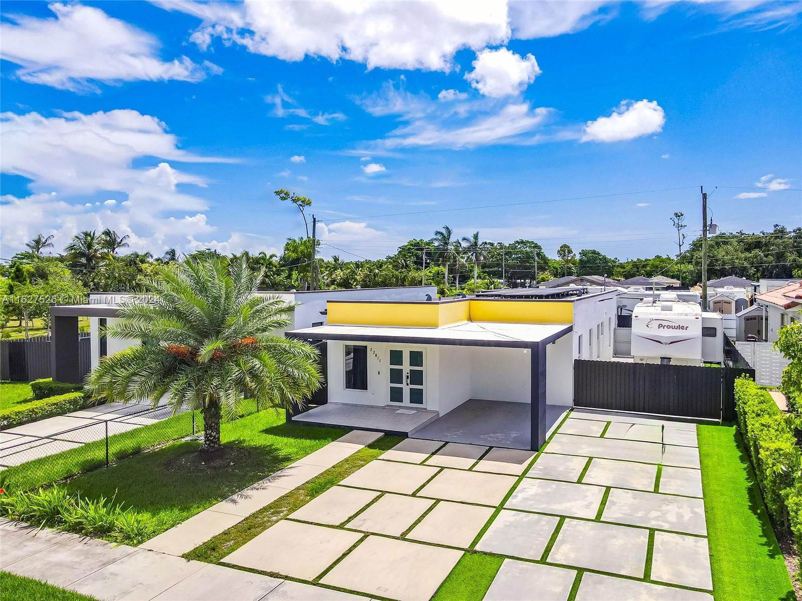 Real estate property located at 22811 123rd Ave, Miami-Dade, SILVER PALM PARK, Miami, FL