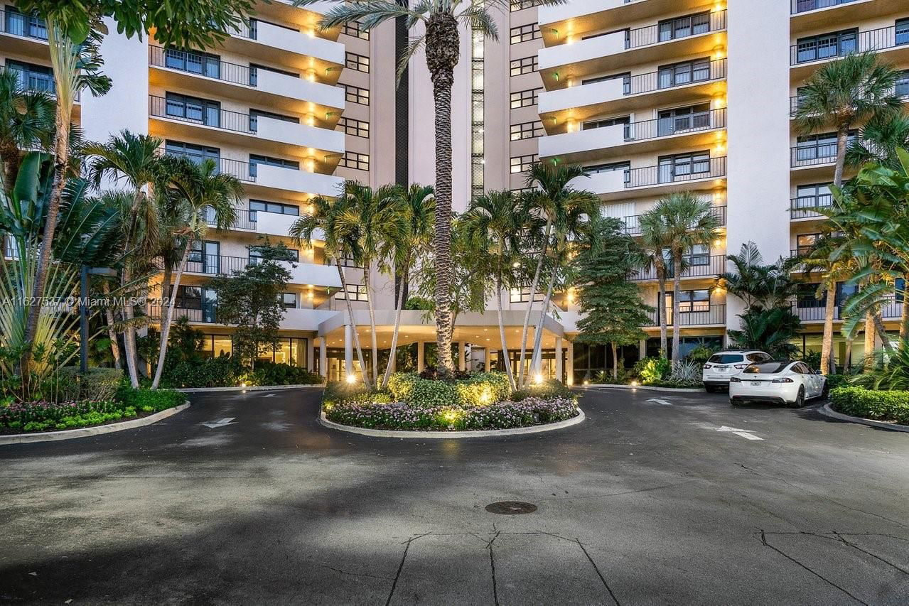 Real estate property located at 4900 Ocean Blvd #711, Broward County, SEA RANCH CLUB CONDO, Lauderdale By The Sea, FL