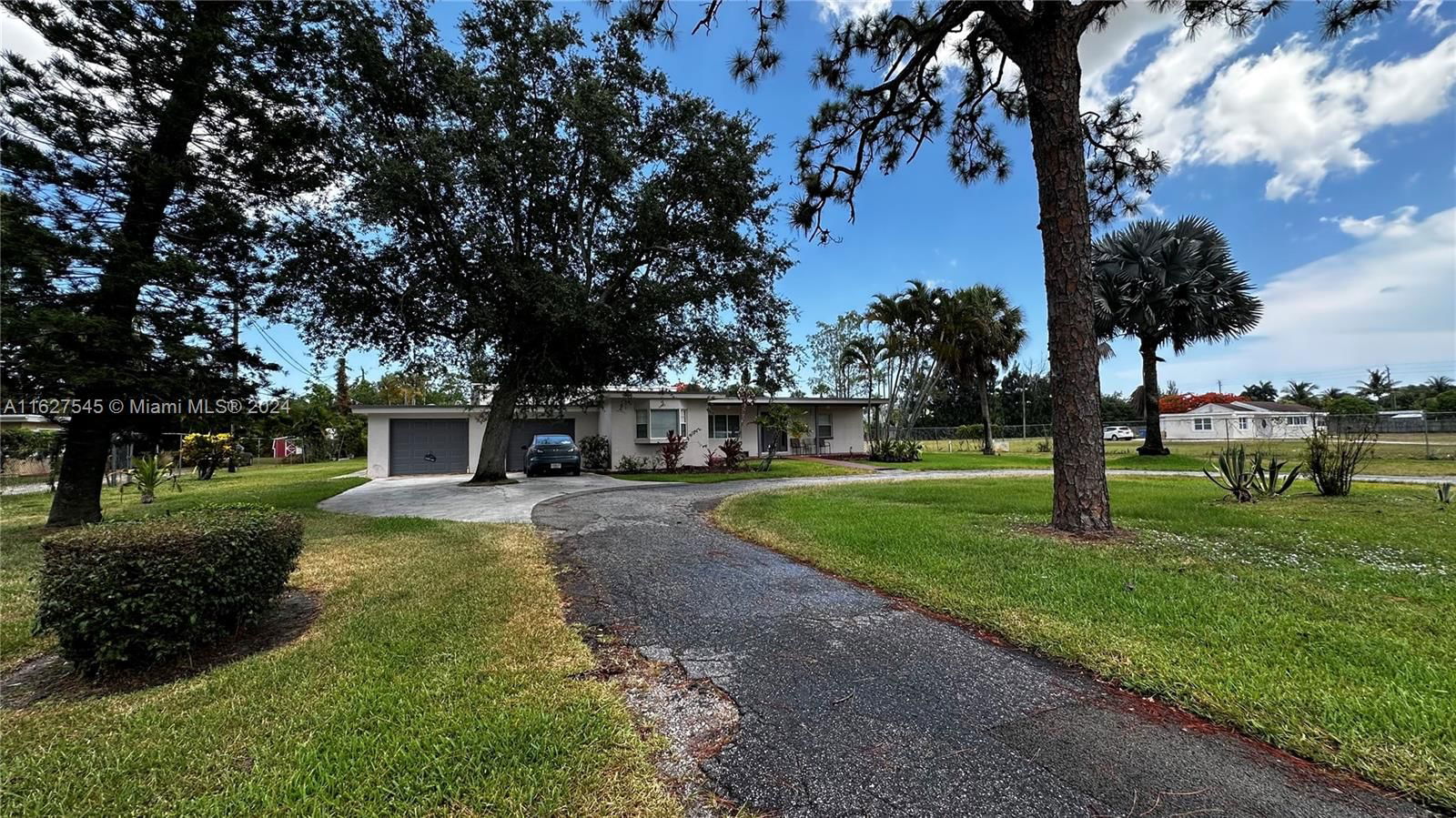 Real estate property located at 1128 Park Ln, Palm Beach County, Town Of Haverhill, Haverhill, FL