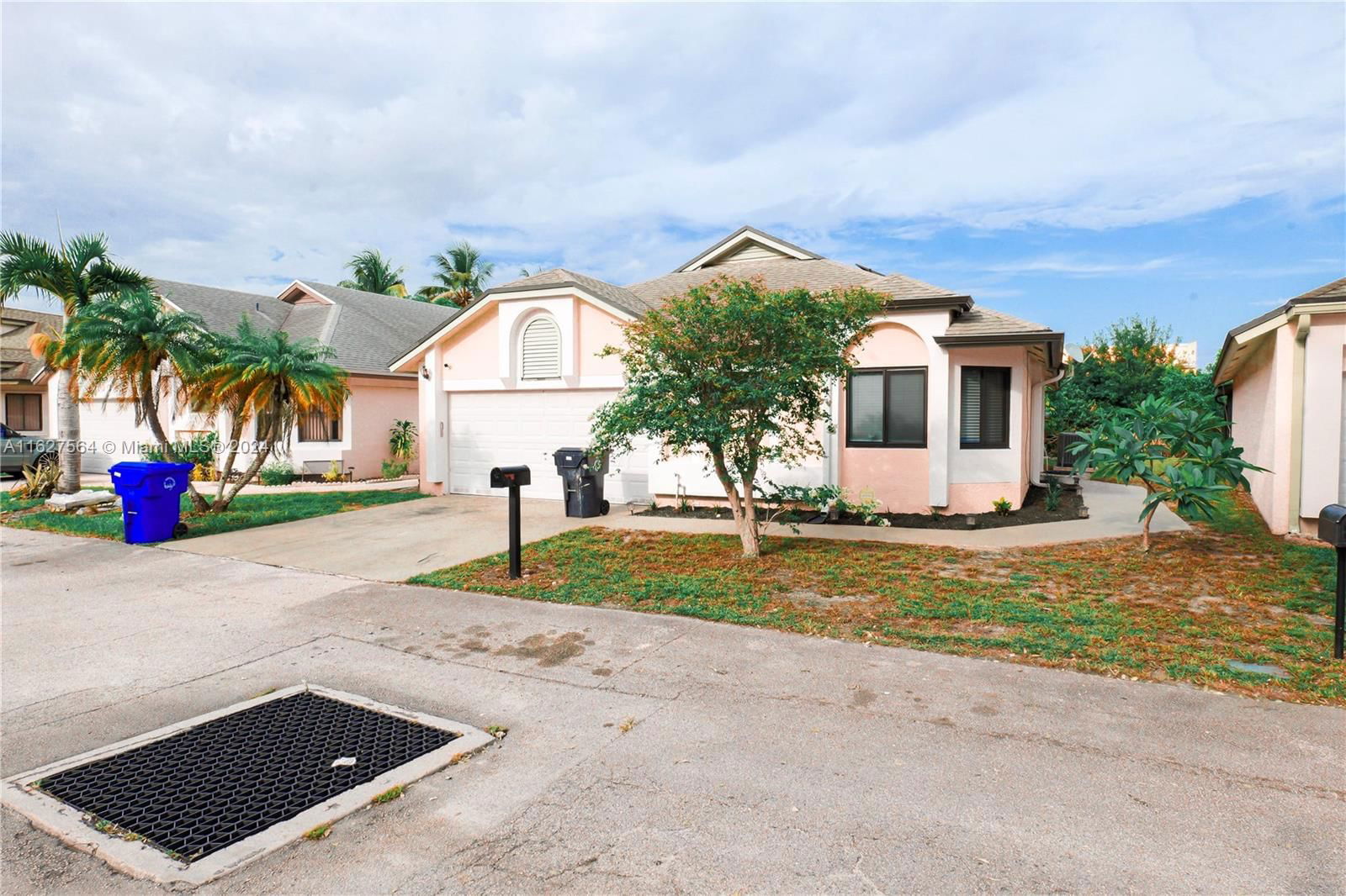 Real estate property located at 128 Colly Way, Broward County, PARKER-UBER CENTER AT TAM, North Lauderdale, FL