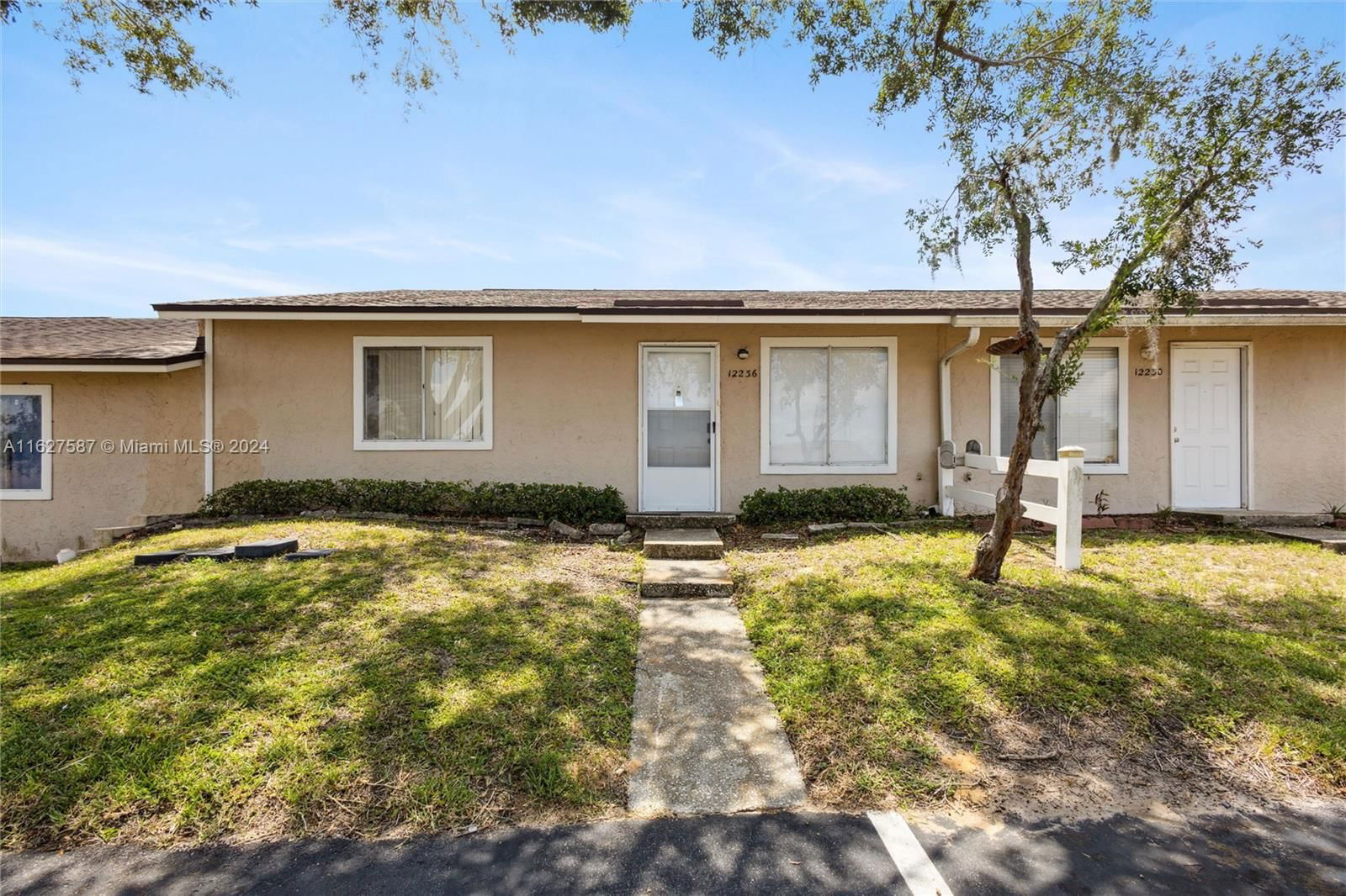 Real estate property located at 12236 Tavares Ridge Lane #102, Lake County, TAVARES RIDGE, Other City - In The State Of Florida, FL