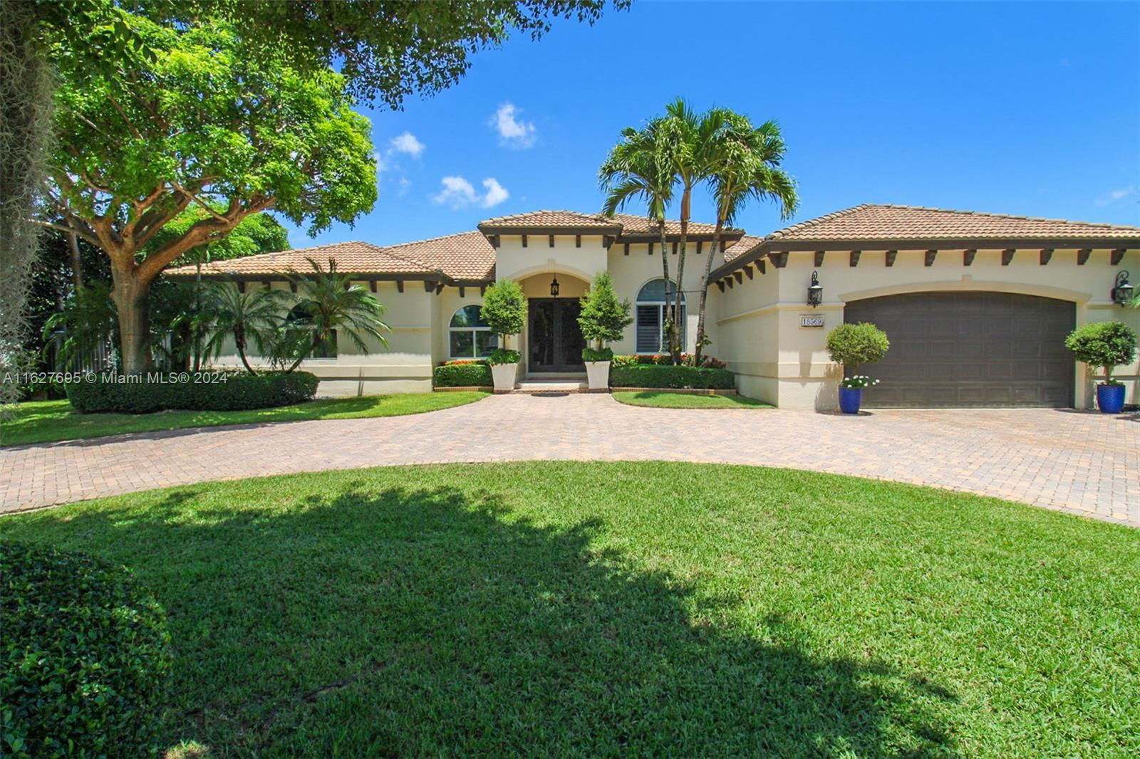 Real estate property located at 18569 133rd Ave, Miami-Dade County, VALENCIA ACRES, Miami, FL