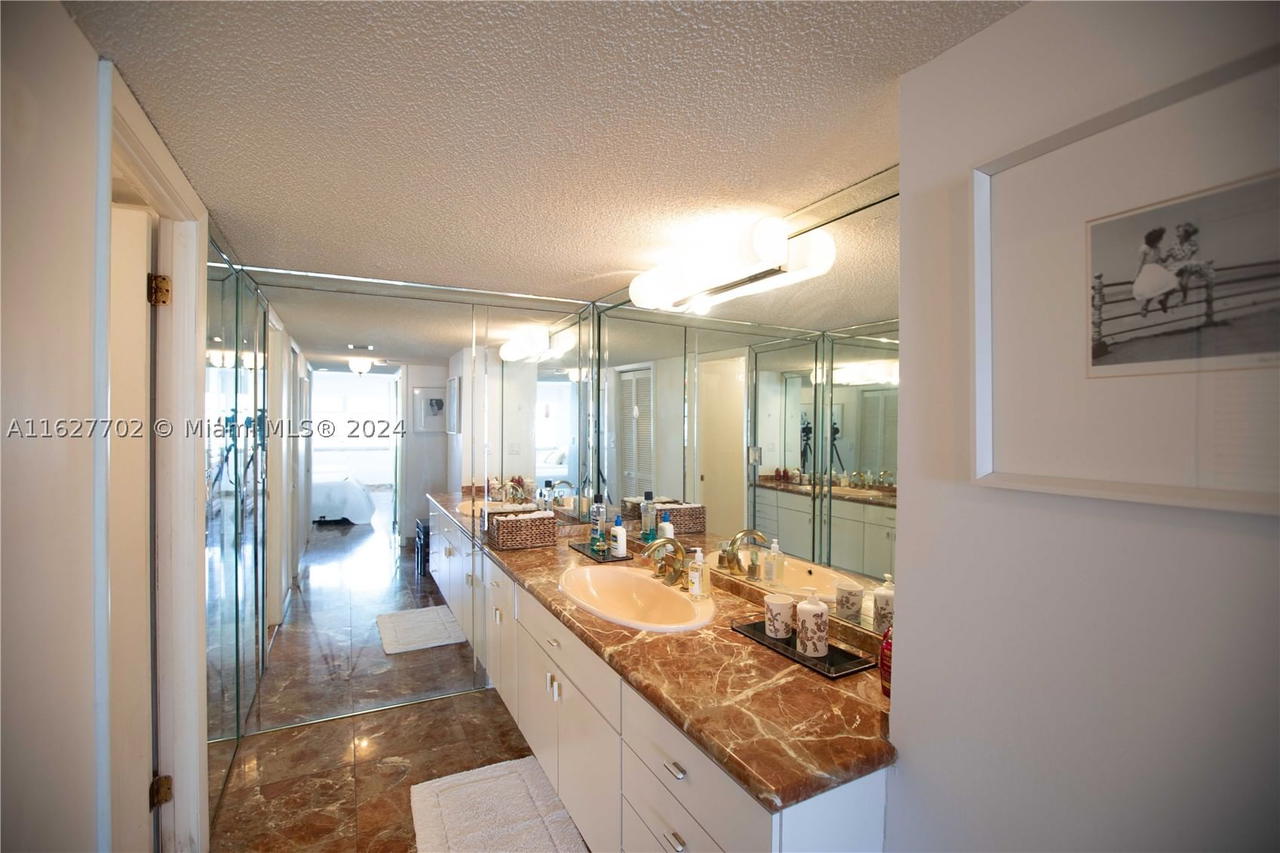 Real estate property located at 6039 Collins Ave #1728, Miami-dade, Maison Grande Condo, Miami Beach, FL