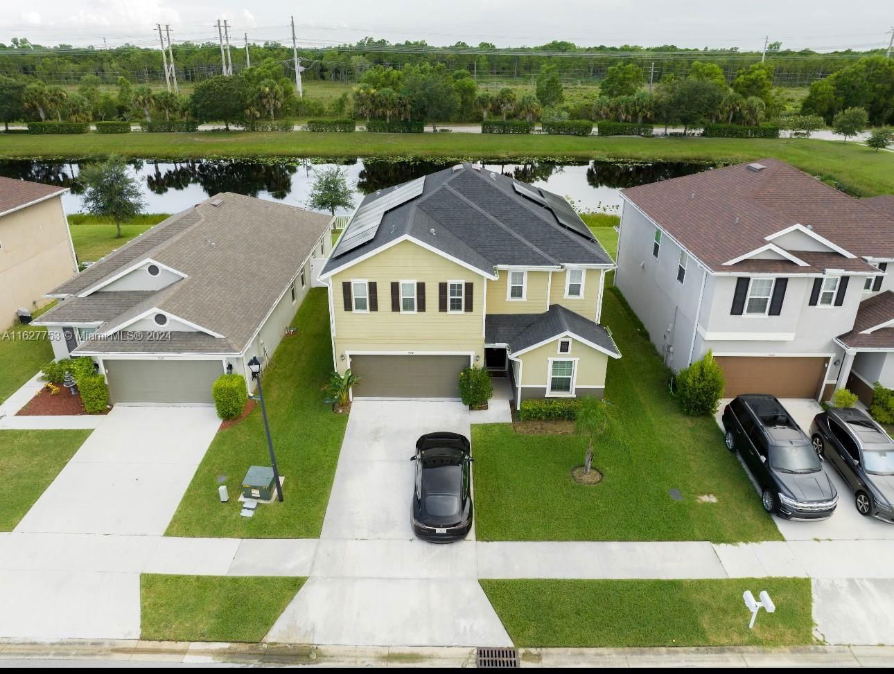 Real estate property located at 5590 Pine Trail Cir, St Lucie County, PINE TRACE THIRD REPLAT, Port St. Lucie, FL