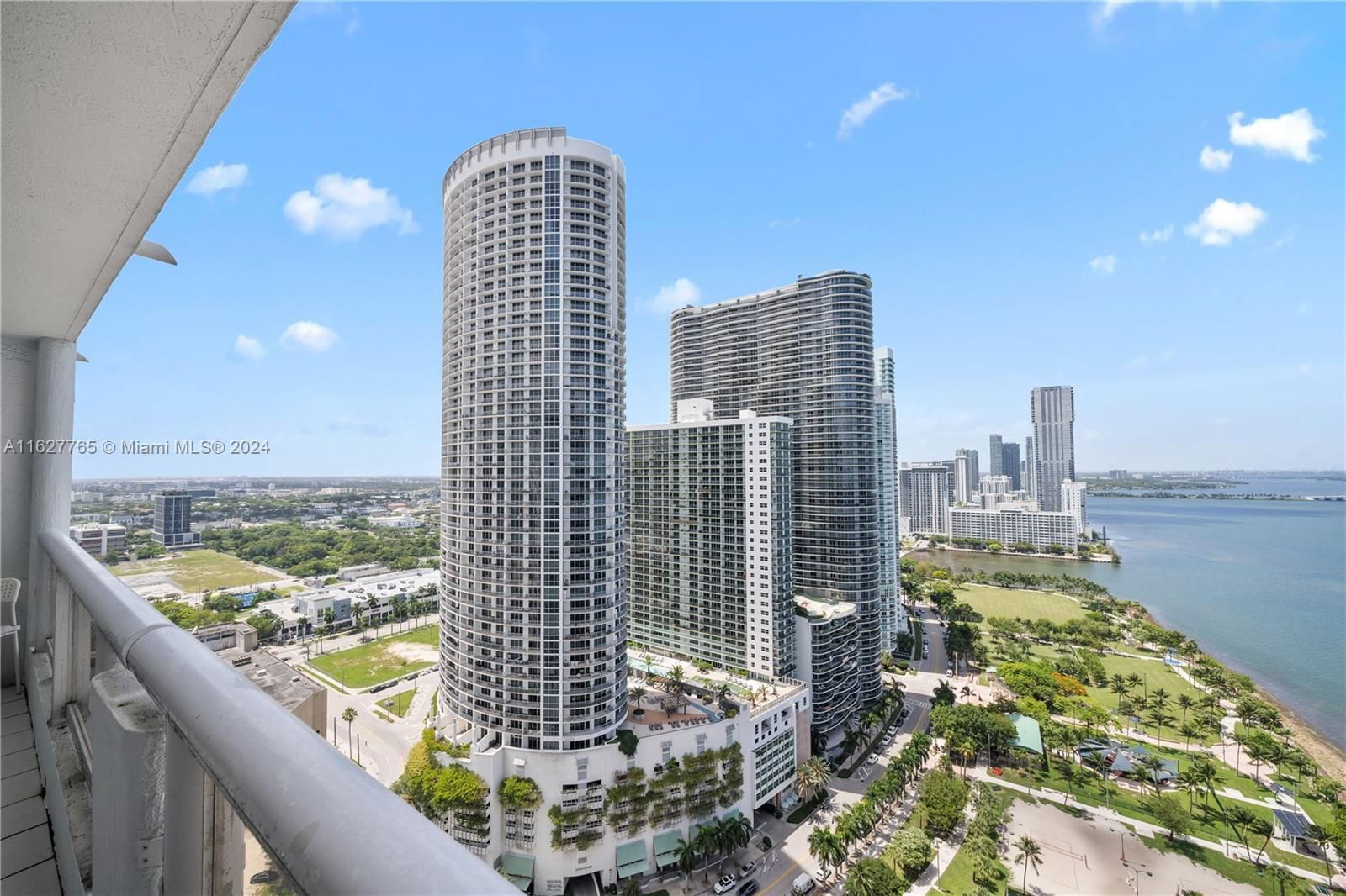 Real estate property located at 1717 Bayshore Dr A-3538, Miami-Dade County, VENETIA CONDO, Miami, FL