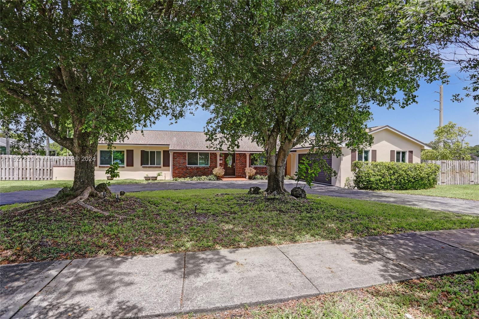 Real estate property located at 14060 82nd Ave, Miami-Dade County, NOVICK ESTATES, Palmetto Bay, FL