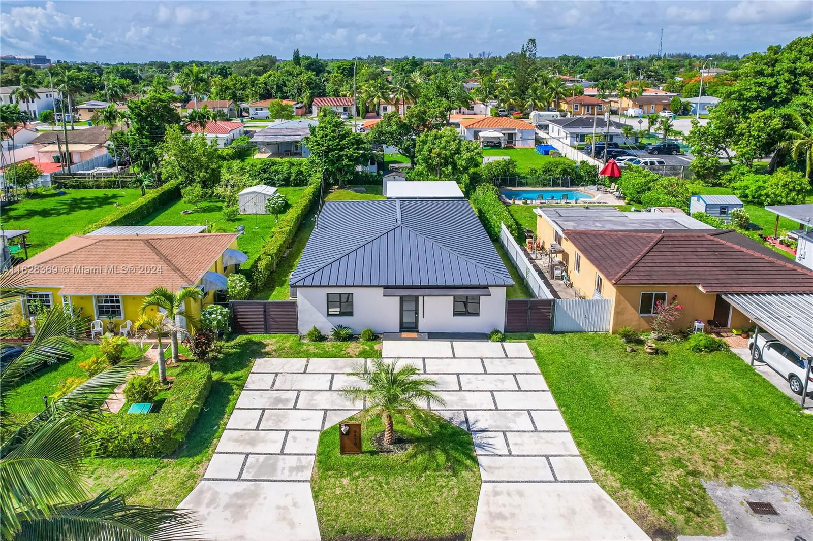 Real estate property located at 6470 23St, Miami-Dade County, TAMIAMI ACRES PLAN 2, Miami, FL