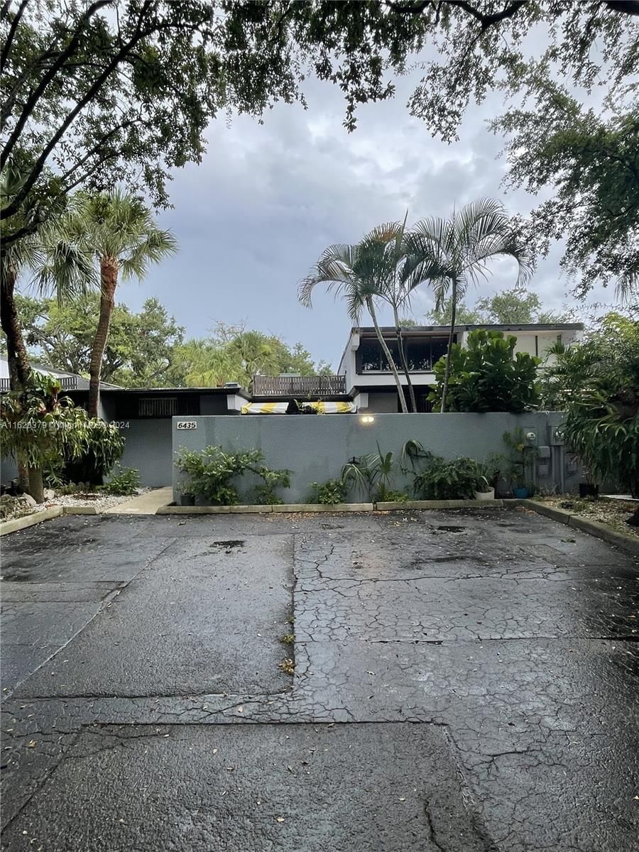 Real estate property located at 6435 Lemon Tree Ln #0, Miami-Dade, MIAMI LAKES WINDMILL GATE, Miami Lakes, FL