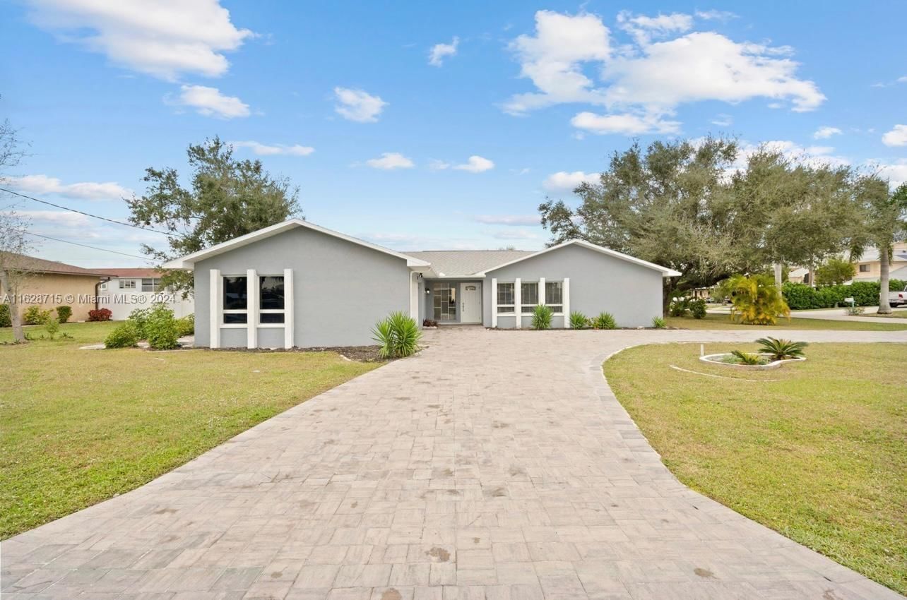 Real estate property located at 237 Santa Monica Ct, Lee, c1, Cape Coral, FL