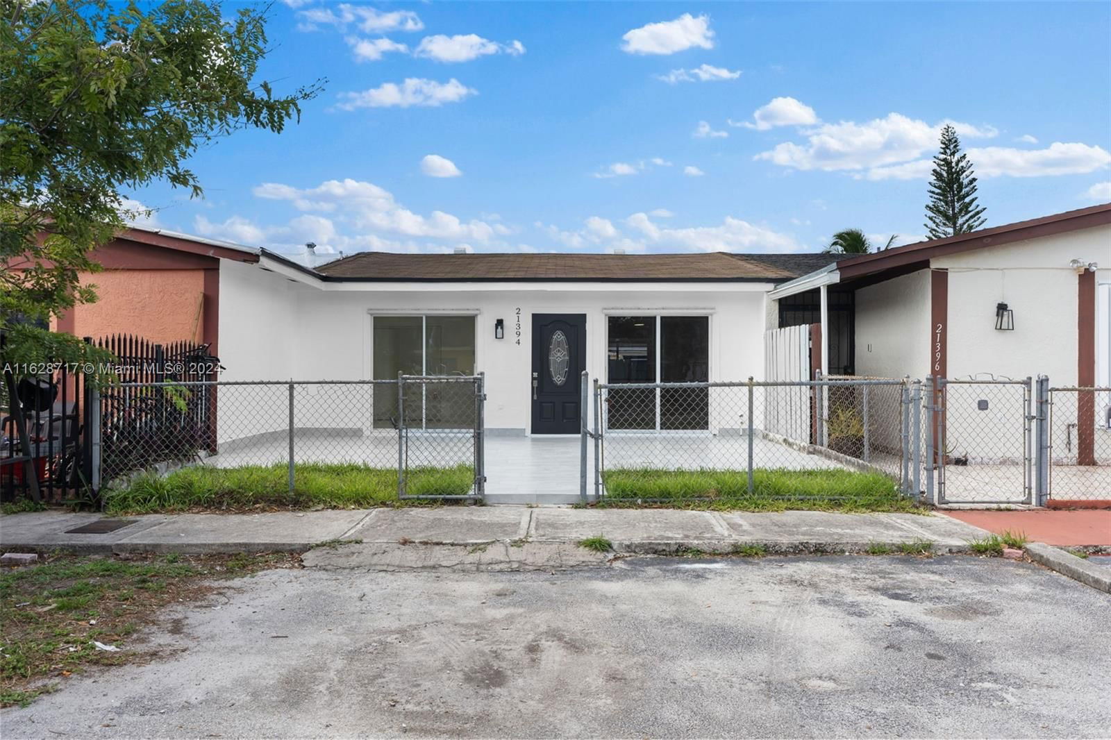 Real estate property located at 21394 40th Cir Ct, Miami-Dade, VISTA VERDE TWNHS SEC E, Miami Gardens, FL