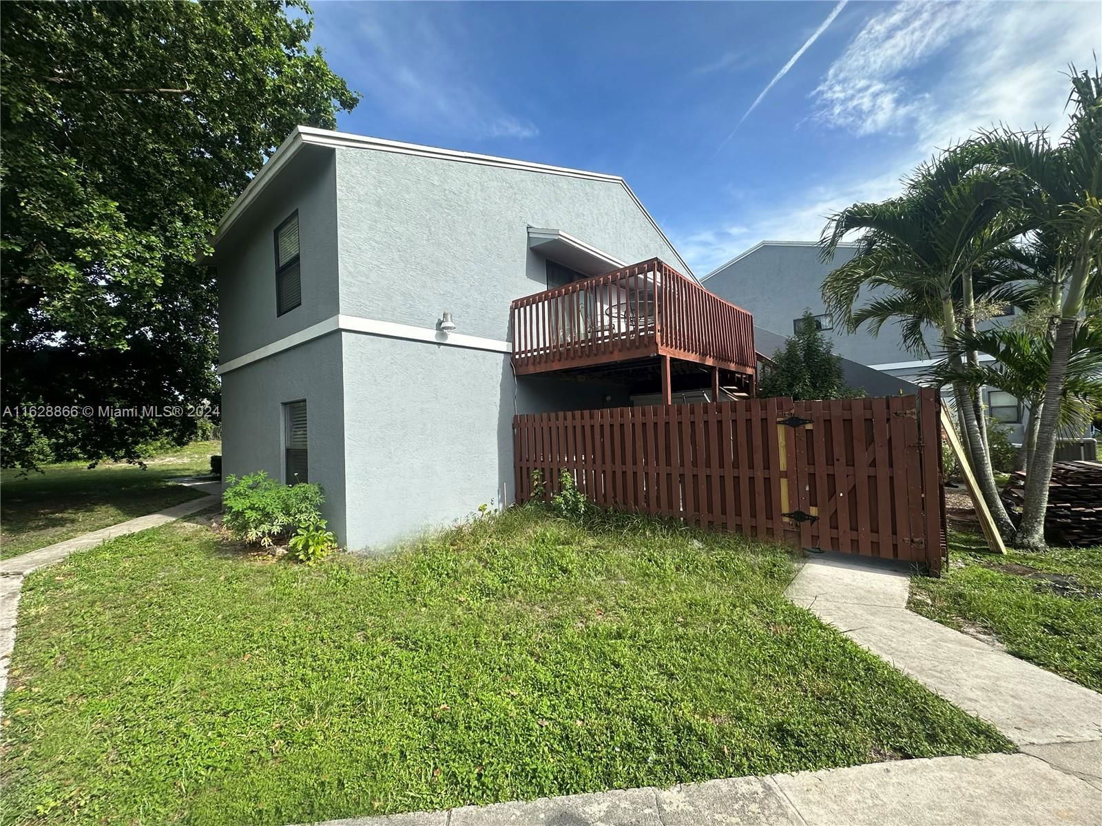 Real estate property located at 22 Crossings Cir E, Palm Beach County, CROSSINGS OF BOYNTON BEACH, Boynton Beach, FL