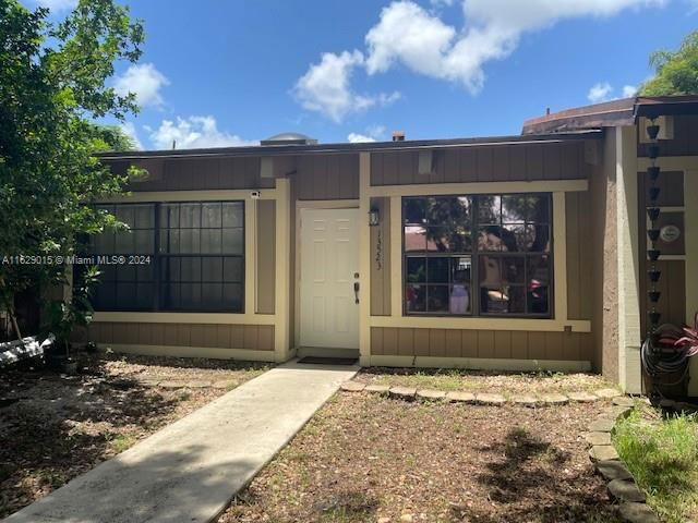 Real estate property located at 13523 101st Ln #13523, Miami-Dade County, CINDIS PLACE SEC 2, Miami, FL