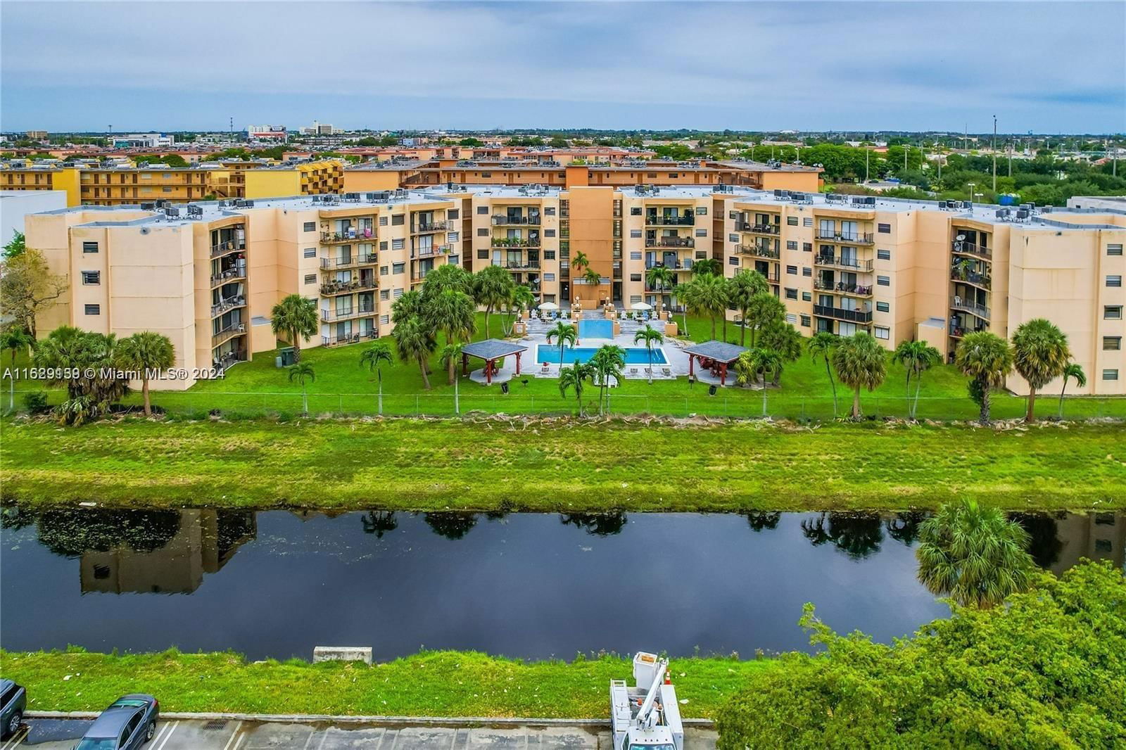 Real estate property located at 1820 53rd St #503, Miami-Dade County, VERSAILLES PLAZA CONDO, Hialeah, FL