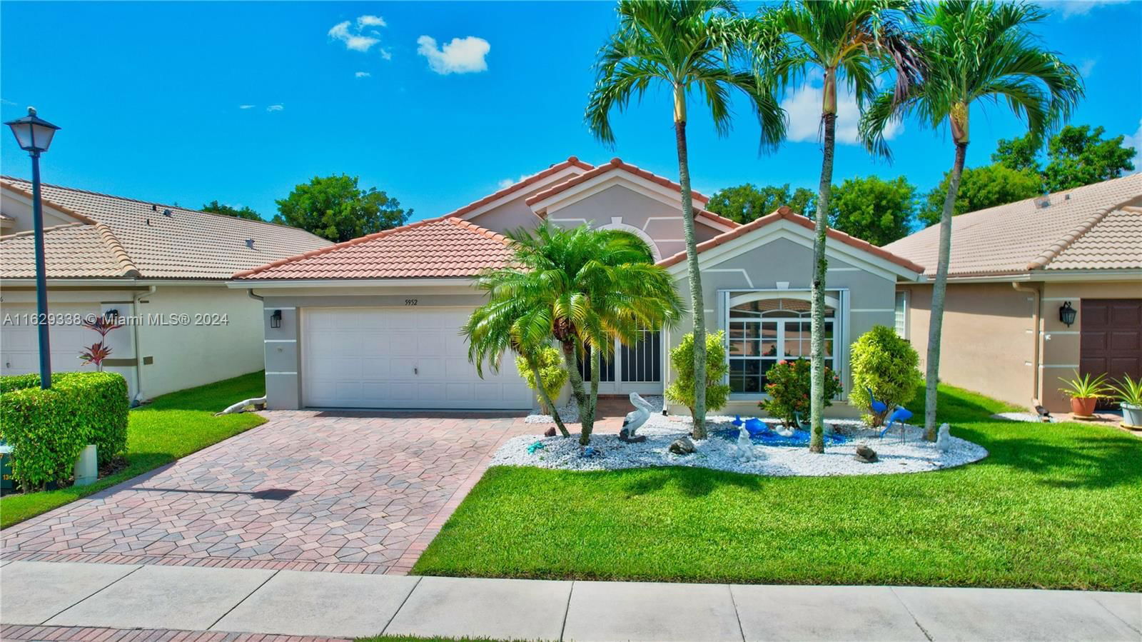 Real estate property located at 5952 Royal Isles Blvd, Palm Beach, ROYAL LAKES, Boynton Beach, FL