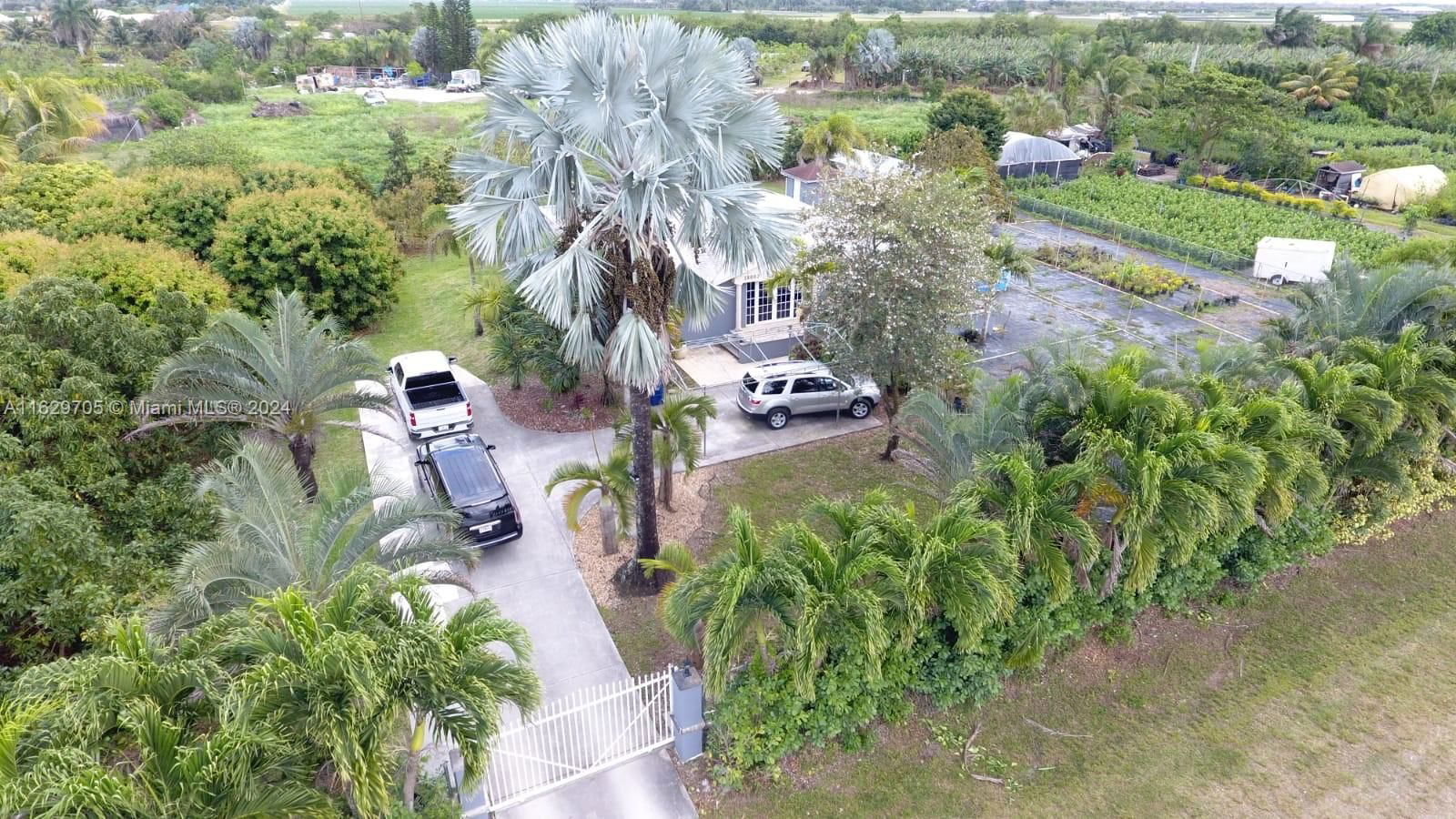 Real estate property located at 16003 196th Ave, Miami-Dade County, Acreage, Miami, FL