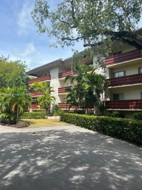 Real estate property located at 1205 Mariposa Ave #331, Miami-Dade, VILLA CAPRI CONDO, Coral Gables, FL