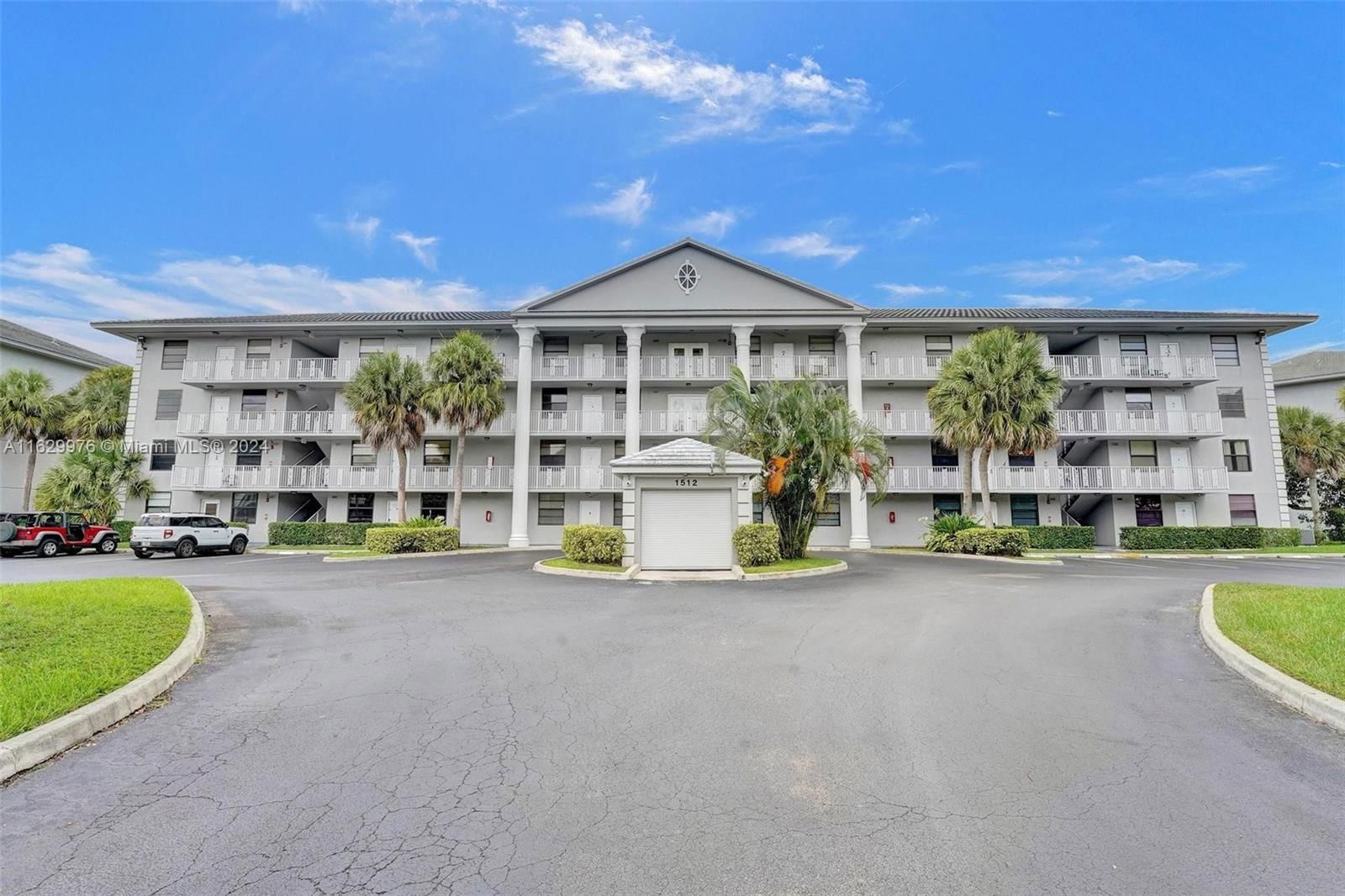 Real estate property located at 1512 Whitehall Dr #304, Broward County, CONDO 6 OF WHITEHALL COND, Davie, FL