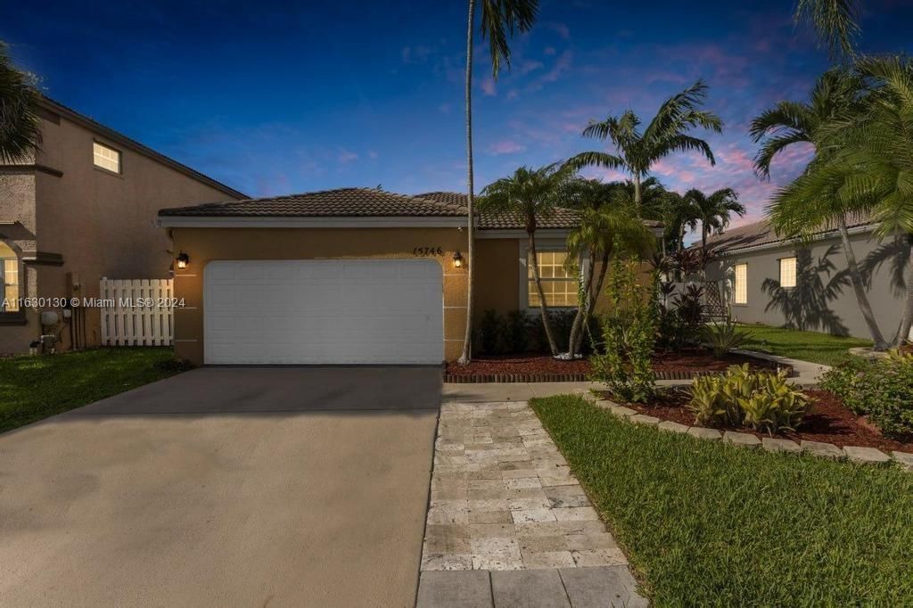 Real estate property located at 15746 16th Ct, Broward, TOWNGATE, Pembroke Pines, FL