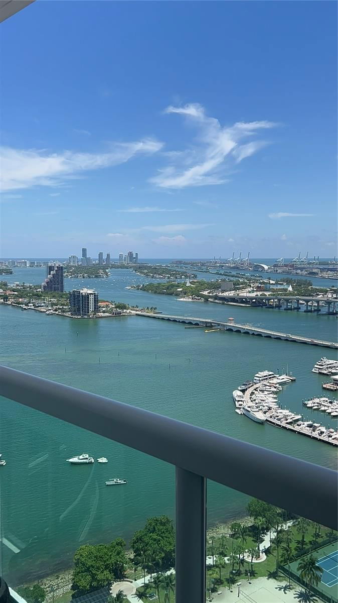 Real estate property located at 1800 Bayshore Dr #3411, Miami-Dade County, 1800 CLUB CONDO, Miami, FL