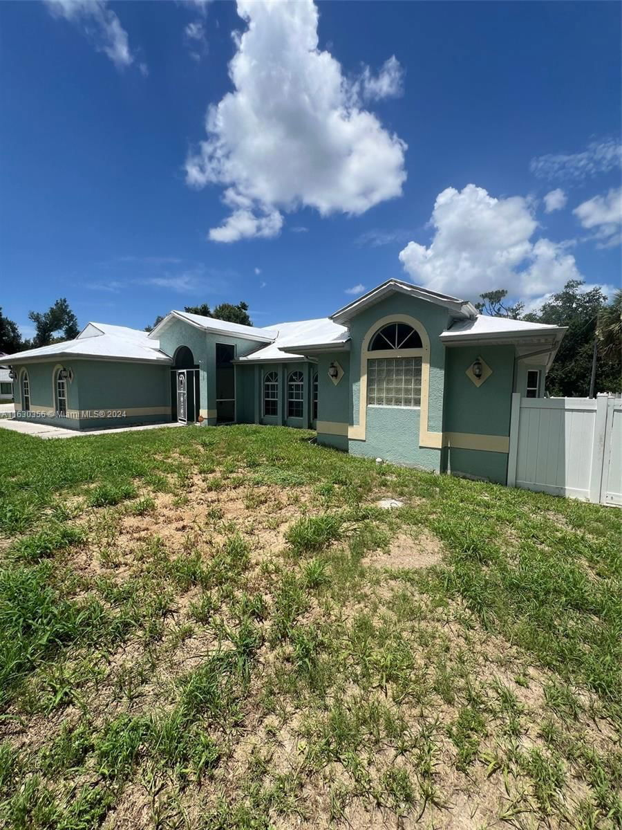 Real estate property located at 18482 HOLLY AVE, Charlotte County, PORT CHARLOTTE SEC8, Port Charlotte, FL