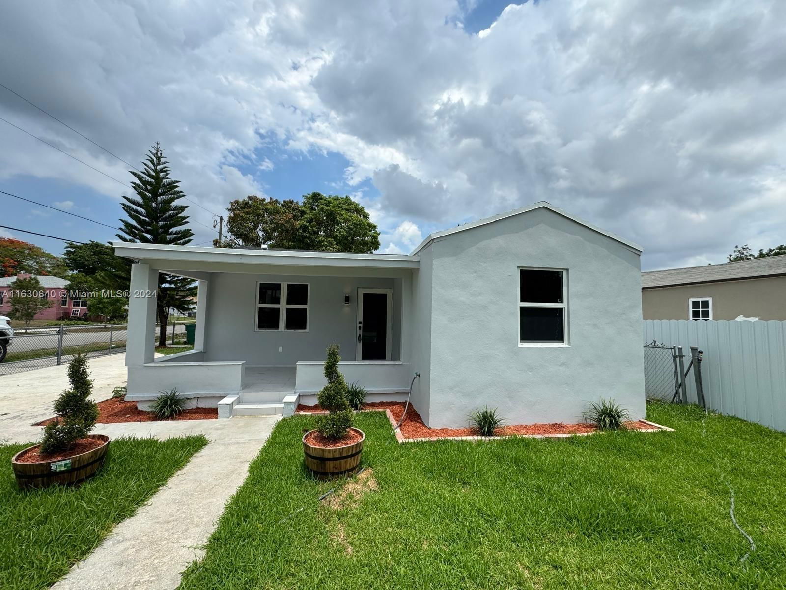 Real estate property located at 5573 24th Ave, Miami-Dade, HIGH RIDGE PARK, Miami, FL