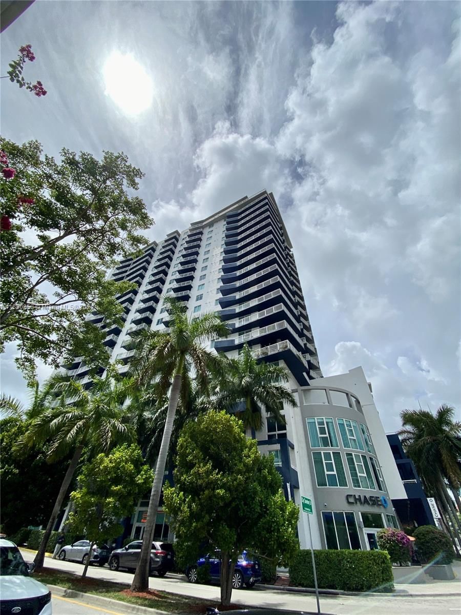 Real estate property located at 275 18th St #1705, Miami-Dade, 1800 BISCAYNE PLAZA CONDO, Miami, FL