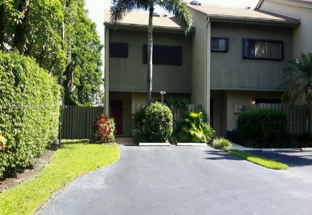 Real estate property located at 81 17th Ct, Broward County, MIDDLE RIVER TOWNHOUSES, Fort Lauderdale, FL