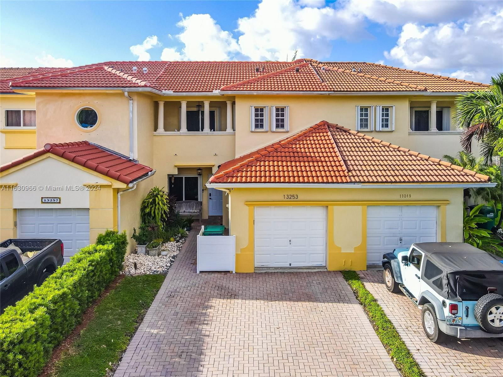 Real estate property located at 13253 142nd Ter, Miami-Dade, TWIN LAKE SHORES CENTRAL, Miami, FL