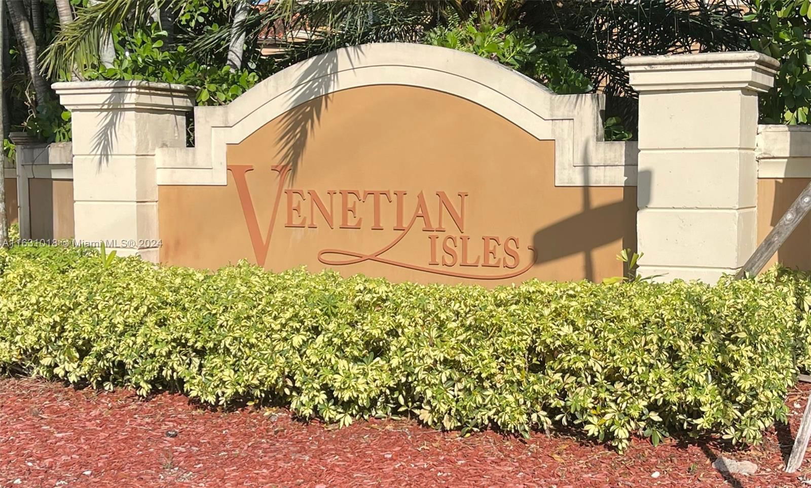 Real estate property located at 15661 29th Ter, Miami-Dade, EGRET LAKES ESTATES SEC 8, Miami, FL