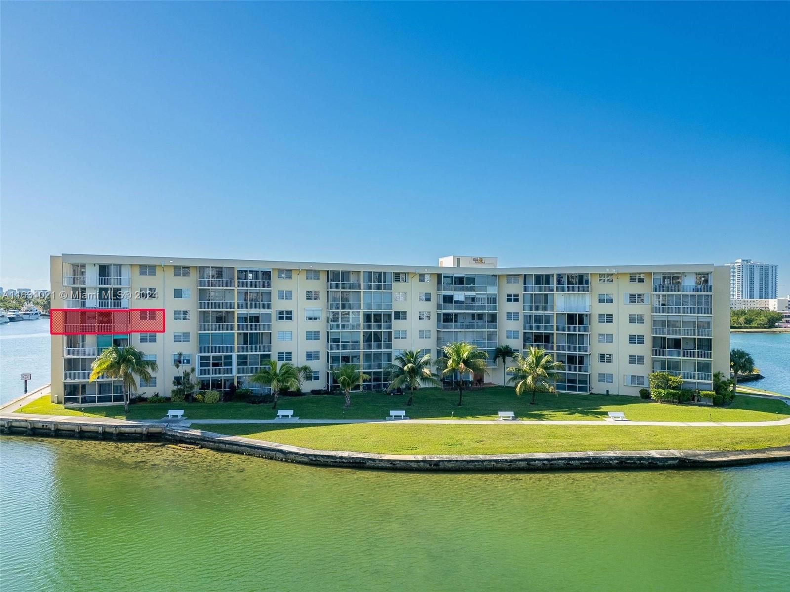 Real estate property located at 2999 Point East Dr C414, Miami-Dade, POINT EAST ONE CONDO-BLDG, Aventura, FL