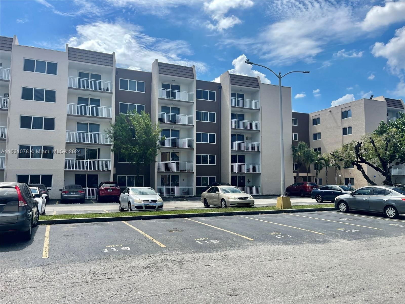 Real estate property located at 6950 Miami Gardens Dr #2-506, Miami-Dade County, CORAL GATE EAST CONDO, Hialeah, FL