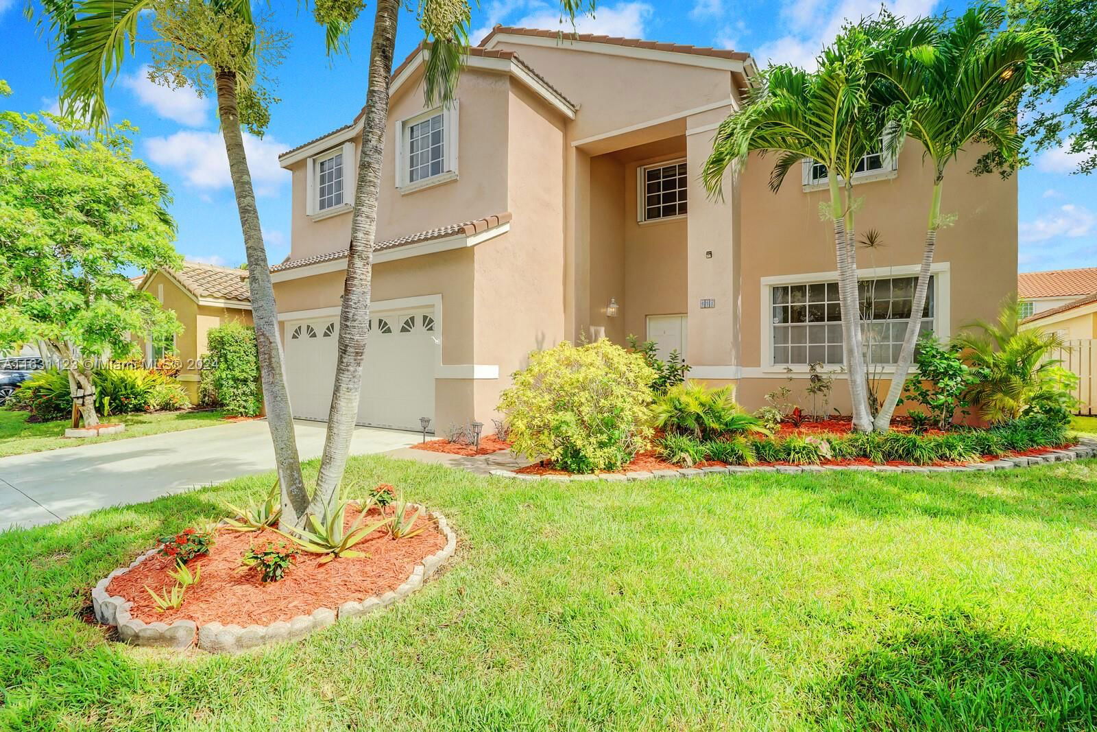 Real estate property located at 114 Cameron Ct, Broward, The Lakes, Weston, FL