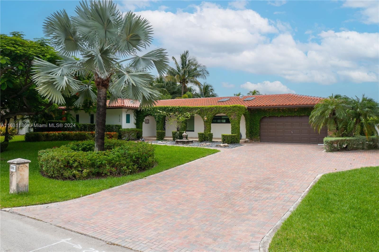 Real estate property located at 8740 181st Ter, Miami-Dade, SECTION 21 BEL-AIRE, Palmetto Bay, FL