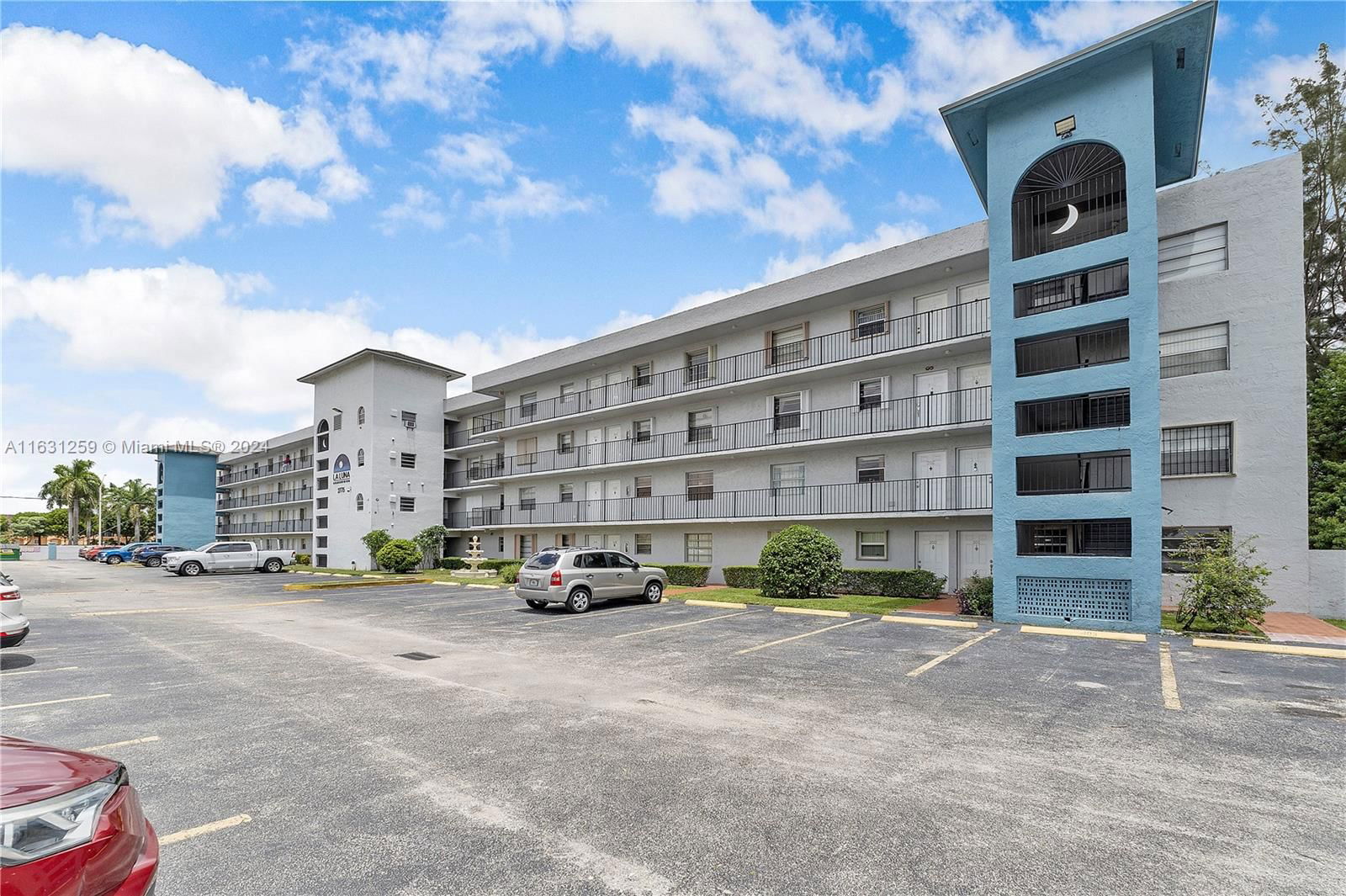 Real estate property located at 2775 52nd St #402, Miami-Dade County, LA LUNA CONDO, Hialeah, FL