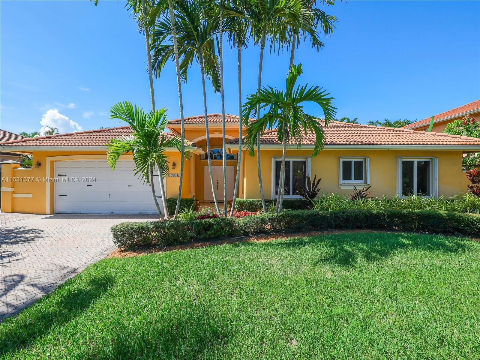 Real estate property located at 15813 102nd Ln, Miami-Dade, GARDEN HILLS SUB, Miami, FL