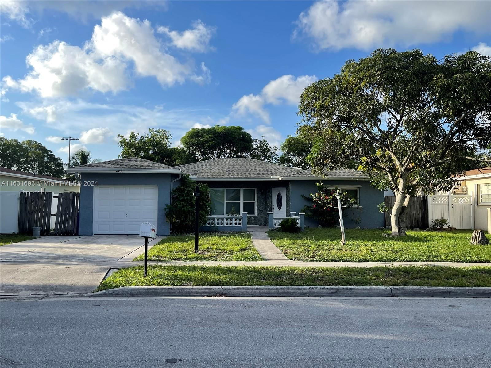 Real estate property located at 4970 7th Ct, Broward, OAKLAND HILLS 4TH SEC, Margate, FL