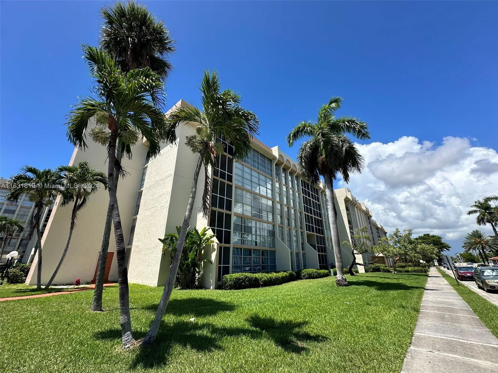 Real estate property located at 2000 Atlantic Shores Blvd #204, Broward, DESOTO PARK CONDO, Hallandale Beach, FL