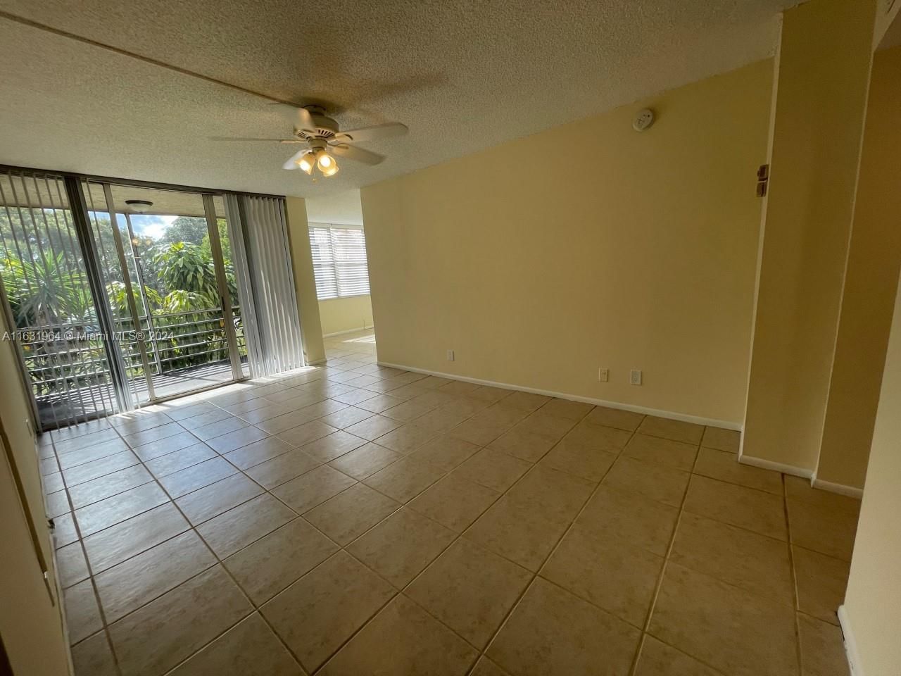 Real estate property located at 9431 Live Oak Pl #203, Broward, LIVE OAK CONDO TWELVE, Davie, FL